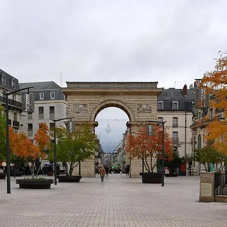 - Grand Proche Parc Darcy & Gare Apartment